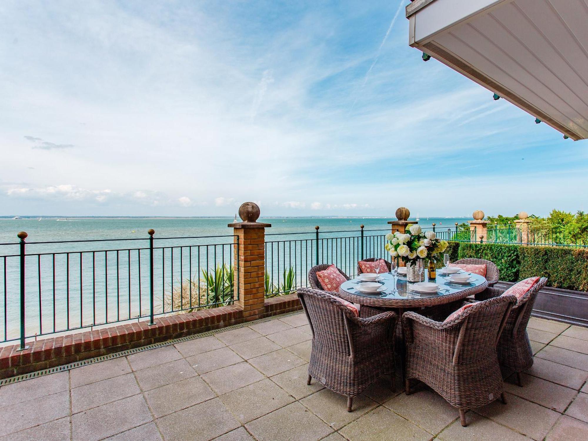 Solent View Apartment カウズ エクステリア 写真
