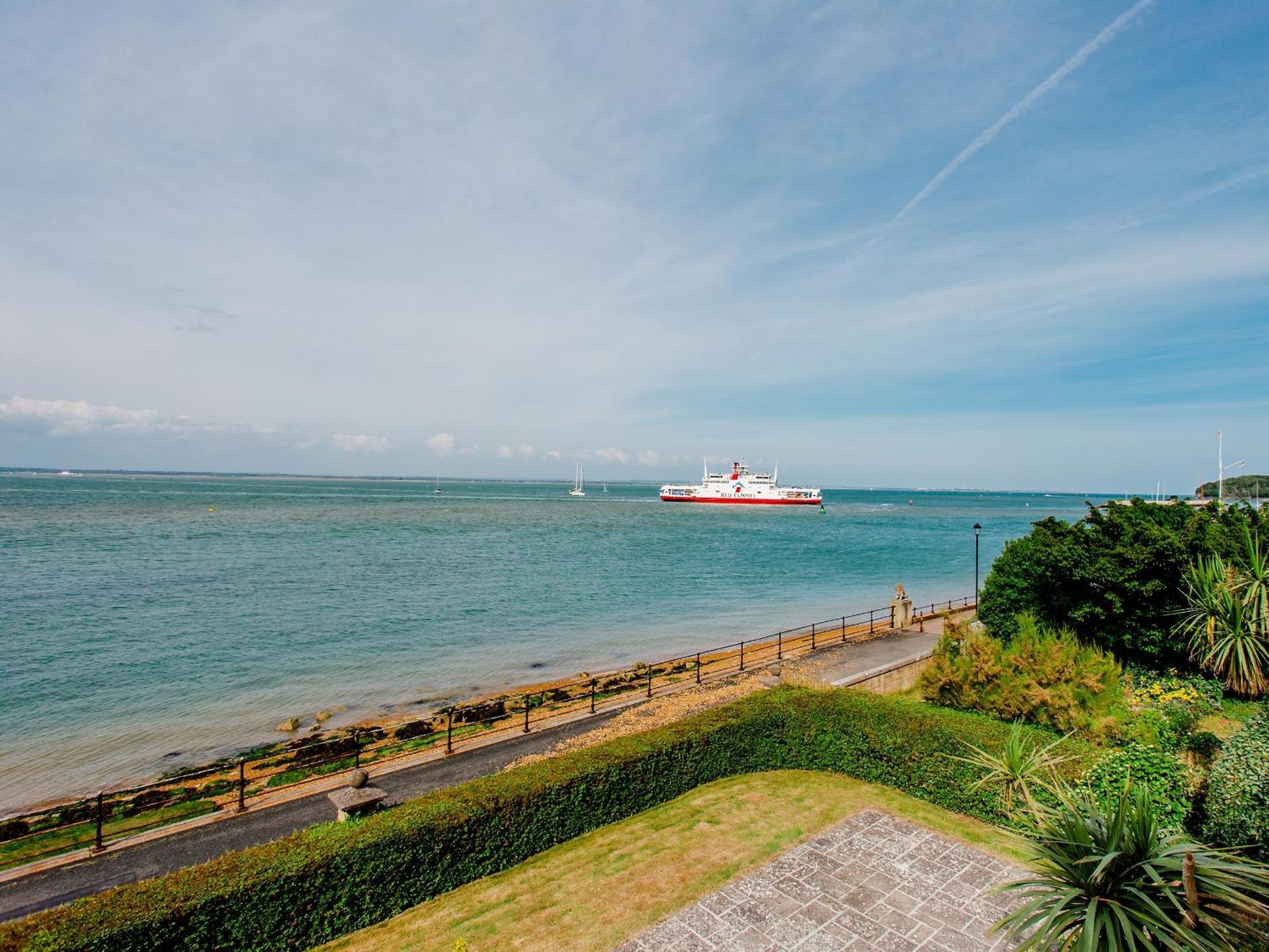Solent View Apartment カウズ エクステリア 写真