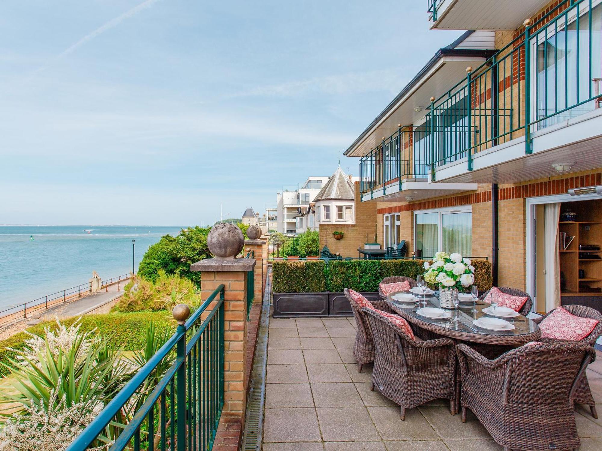 Solent View Apartment カウズ エクステリア 写真